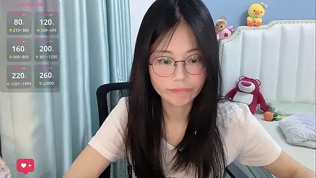 Snapshot of Luna-666 chatting on May 2, 2026, 2:33 pm Luna-666 online show from May 2, 2026, 2:33 pm