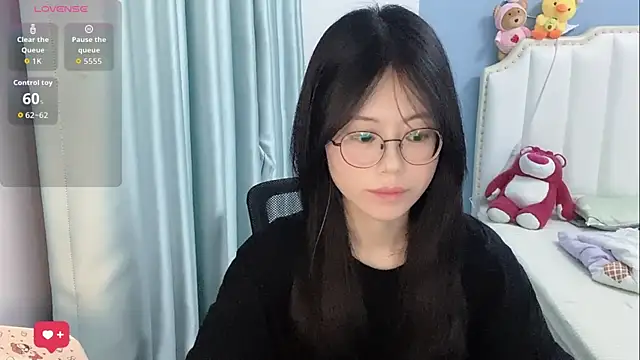 Snapshot of Luna-666 chatting on May 18, 2026, 1:05 pm Luna-666 online show from May 18, 2026, 1:05 pm