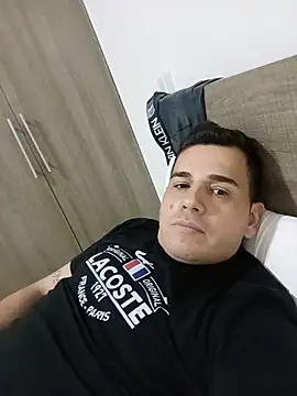 Pareja carliente online show from May 21, 2026, 12:41 am