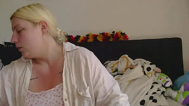 Snapshot of josi-420 chatting on June 23, 2026, 11:41 am josi-420 online show from June 23, 2026, 11:41 am