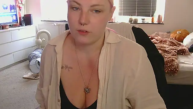 Snapshot of josi-420 chatting on August 1, 2026, 8:01 am josi-420 online show from August 1, 2026, 8:01 am