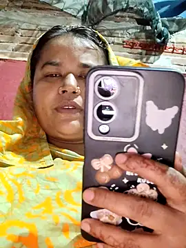 Snapshot of Gulapi_N chatting on June 4, 2026, 4:11 pm Gulapi N online show from June 4, 2026, 4:11 pm