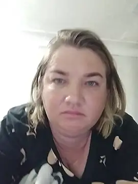 MiyaOlliver online show from July 27, 2026, 6:42 am