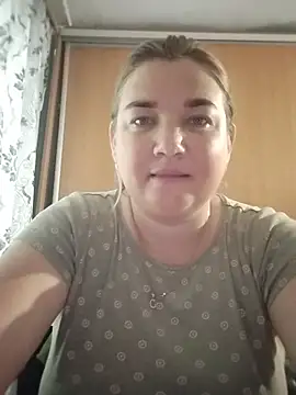 MiyaOlliver online show from July 3, 2026, 9:38 am