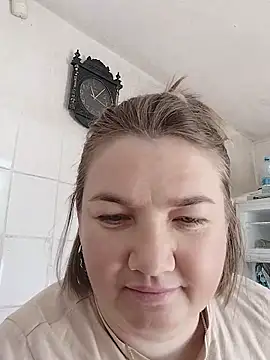 MiyaOlliver online show from June 19, 2026, 7:58 am