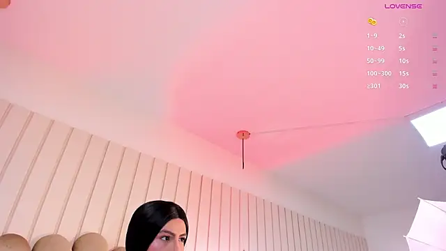 nicki-west online show from May 28, 2026, 7:31 pm