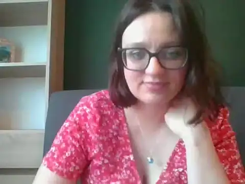 Snapshot of sensual_paris chatting on May 8, 2026, 5:33 am sensual paris online show from May 8, 2026, 5:33 am