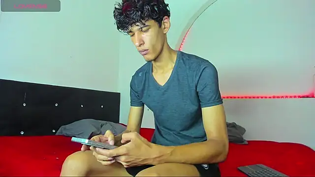 liammendoza98 online show from May 12, 2026, 12:00 pm