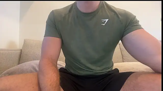 Snapshot of gymshrk chatting on August 6, 2026, 4:13 pm gymshrk online show from August 6, 2026, 4:13 pm