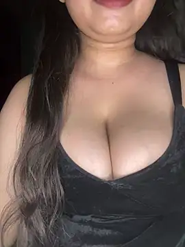 Naughty pooja44 online show from April 28, 2026, 7:51 pm