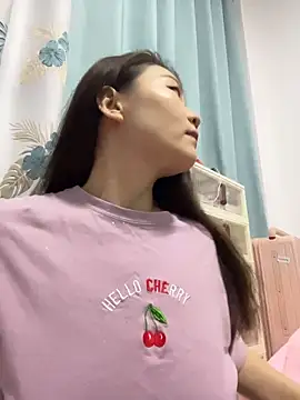 xiaochengzi505 online show from May 10, 2026, 1:36 pm
