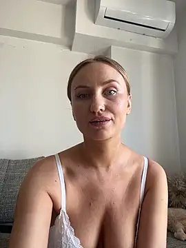 babypearl99 online show from April 27, 2026, 12:25 pm