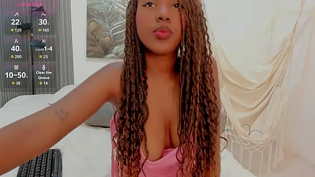 Snapshot of Kiara_Curls chatting on July 28, 2026, 12:48 pm Kiara Curls online show from July 28, 2026, 12:48 pm