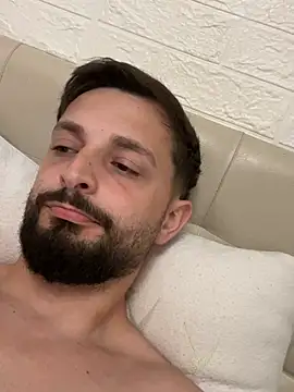 Damiannn33 online show from April 29, 2026, 8:04 pm