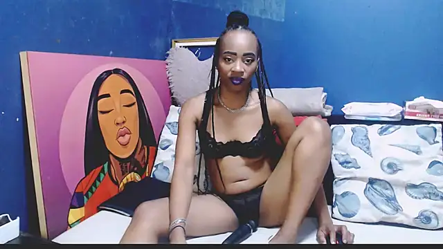 LolaSavageXO online show from July 8, 2026, 5:35 pm