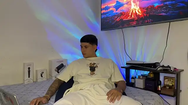Snapshot of SexxxySquirterStev777 chatting on May 2, 2026, 5:01 am SexxxySquirterStev777 online show from May 2, 2026, 5:01 am