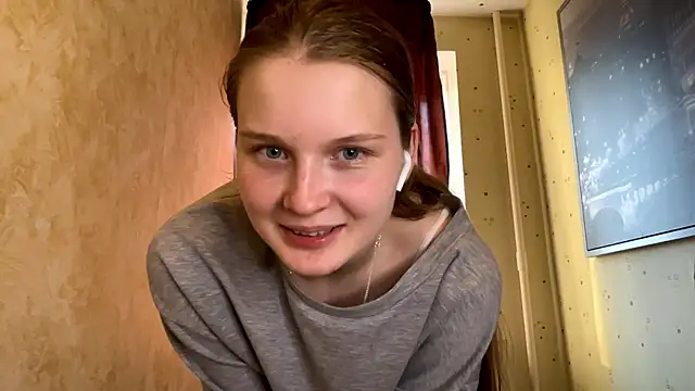LongChillGerl online show from May 20, 2026, 5:32 pm