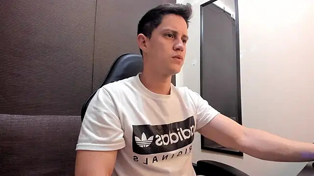 KendricTorres online show from June 19, 2026, 2:23 pm