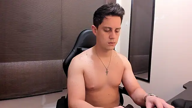 KendricTorres online show from June 20, 2026, 2:44 pm