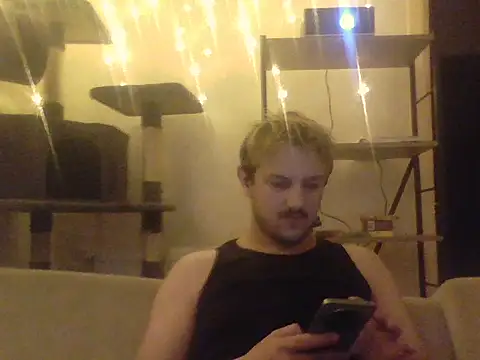 Snapshot of iammos_teen chatting on April 27, 2026, 8:07 pm iammos teen online show from April 27, 2026, 8:07 pm