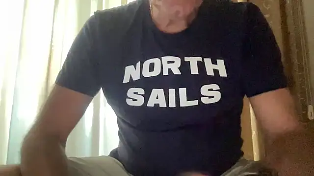 Snapshot of henrybull007 chatting on July 3, 2026, 11:06 am henrybull007 online show from July 3, 2026, 11:06 am