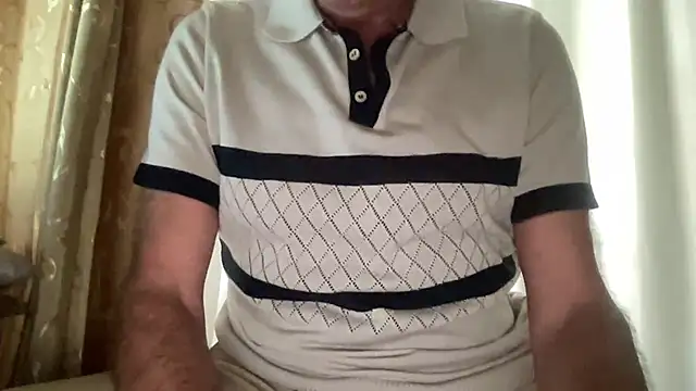 Snapshot of henrybull007 chatting on June 4, 2026, 11:04 am henrybull007 online show from June 4, 2026, 11:04 am