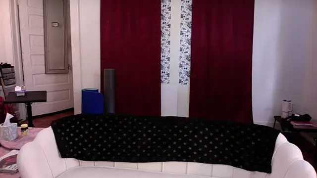 Snapshot of AnnywnBelle chatting on May 23, 2026, 8:08 pm AnnywnBelle online show from May 23, 2026, 8:08 pm