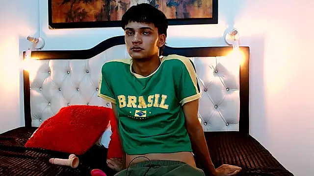 Snapshot of SahirCharm chatting on June 10, 2026, 5:25 pm SahirCharm online show from June 10, 2026, 5:25 pm