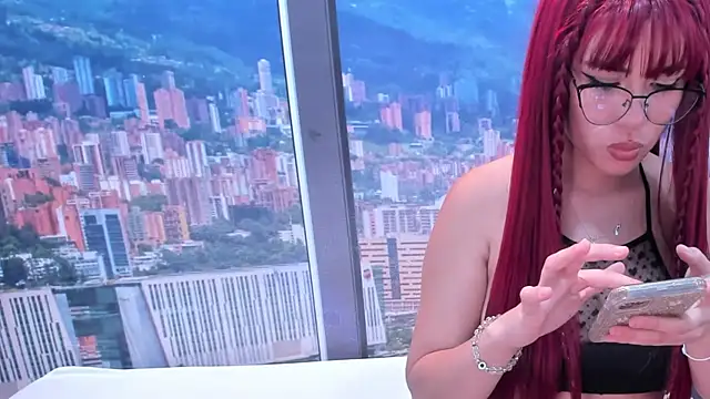 LunnaAndLiam online show from April 28, 2026, 10:03 pm