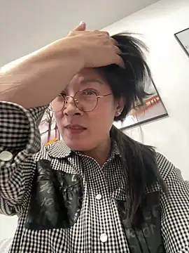yeye 023 online show from May 1, 2026, 10:20 am