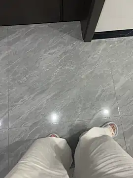 xingyi001 online show from April 28, 2026, 5:39 pm