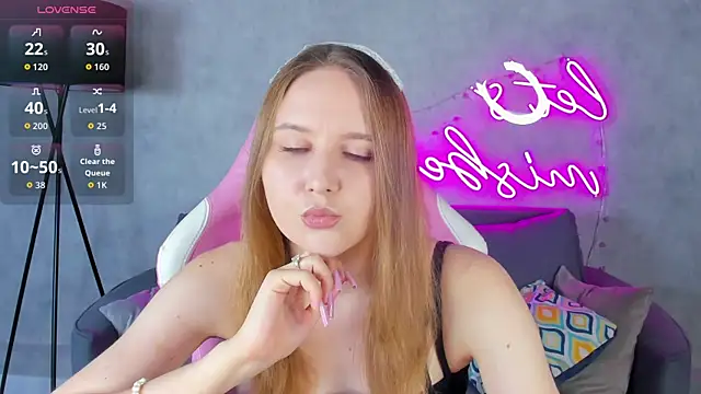 Snapshot of Emmaa_Kimm chatting on July 10, 2026, 12:43 am Emmaa Kimm online show from July 10, 2026, 12:43 am