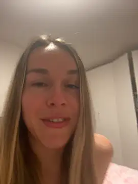 Naomi-Smile online show from April 30, 2026, 8:05 pm