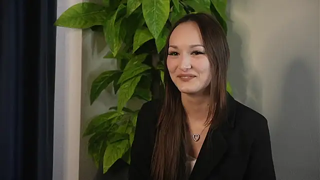 FridaZeagler online show from April 29, 2026, 6:28 am