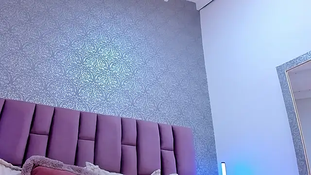 DianaRed  online show from July 15, 2026, 8:49 pm