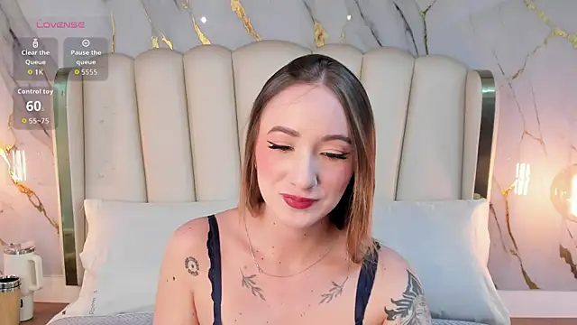 Snapshot of Hannah_Lane chatting on July 6, 2026, 12:23 pm Hannah Lane online show from July 6, 2026, 12:23 pm