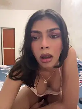 Snapshot of Mayra_xx chatting on June 2, 2026, 6:30 pm Mayra xx online show from June 2, 2026, 6:30 pm