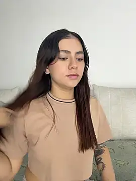 Snapshot of EmilyCxx chatting on July 17, 2026, 11:57 pm EmilyCxx online show from July 17, 2026, 11:57 pm
