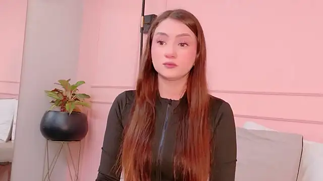 Snapshot of DanielleDNicola chatting on July 22, 2026, 1:24 pm DanielleDNicola online show from July 22, 2026, 1:24 pm