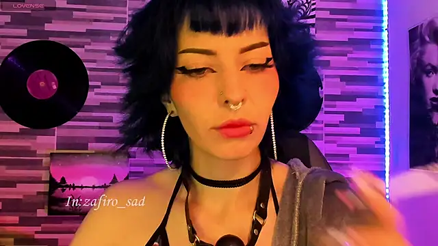 BlueElyxra online show from May 5, 2026, 3:31 am