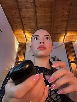 catalina lafer online show from May 13, 2026, 12:12 pm