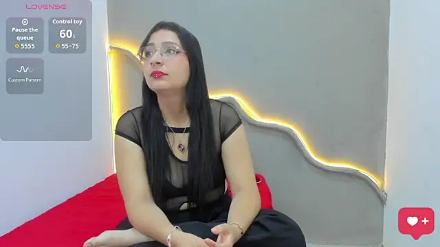 Svetlana 3 online show from May 12, 2026, 8:04 pm