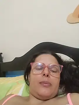Snapshot of Bella_Morena27 chatting on May 26, 2026, 5:38 am Bella Morena27 online show from May 26, 2026, 5:38 am