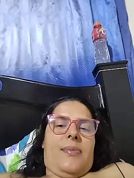 Snapshot of Bella_Morena27 chatting on May 25, 2026, 4:12 am Bella Morena27 online show from May 25, 2026, 4:12 am