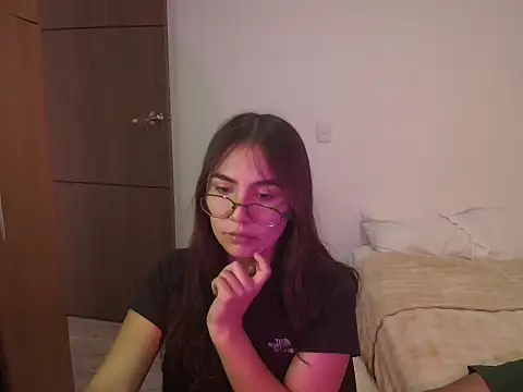Snapshot of abbyyandmaxx chatting on May 10, 2026, 5:37 pm abbyyandmaxx online show from May 10, 2026, 5:37 pm