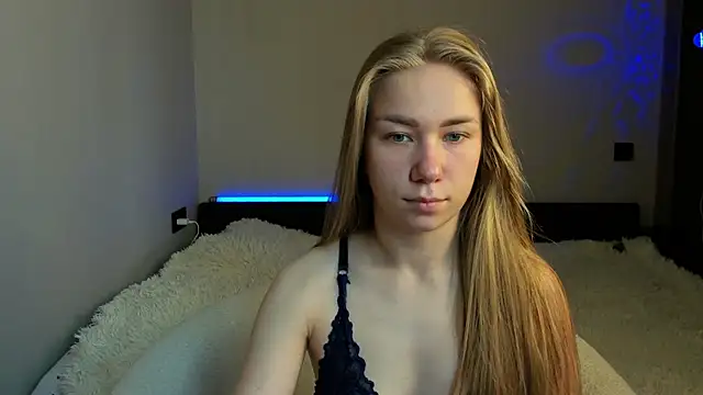 AnnaAlexArti online show from June 17, 2026, 6:13 am