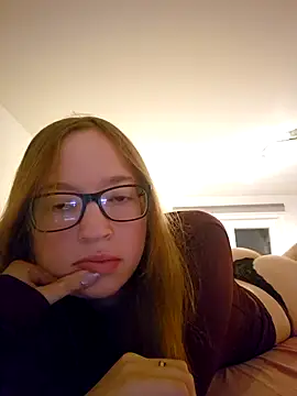 Snapshot of Freaky-Doll chatting on July 21, 2026, 9:05 pm Freaky-Doll online show from July 21, 2026, 9:05 pm
