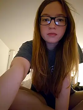 Snapshot of Freaky-Doll chatting on July 27, 2026, 8:27 pm Freaky-Doll online show from July 27, 2026, 8:27 pm