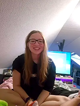 Freaky-Doll online show from May 23, 2026, 7:24 pm