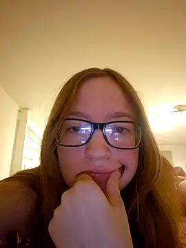Snapshot of Freaky-Doll chatting on July 13, 2026, 8:08 pm Freaky-Doll online show from July 13, 2026, 8:08 pm